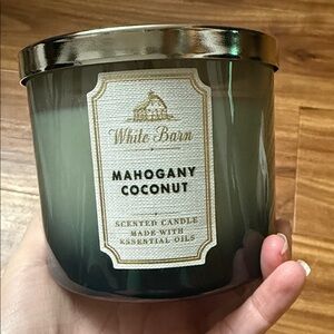 White Barn Mahogany Coconut Candle